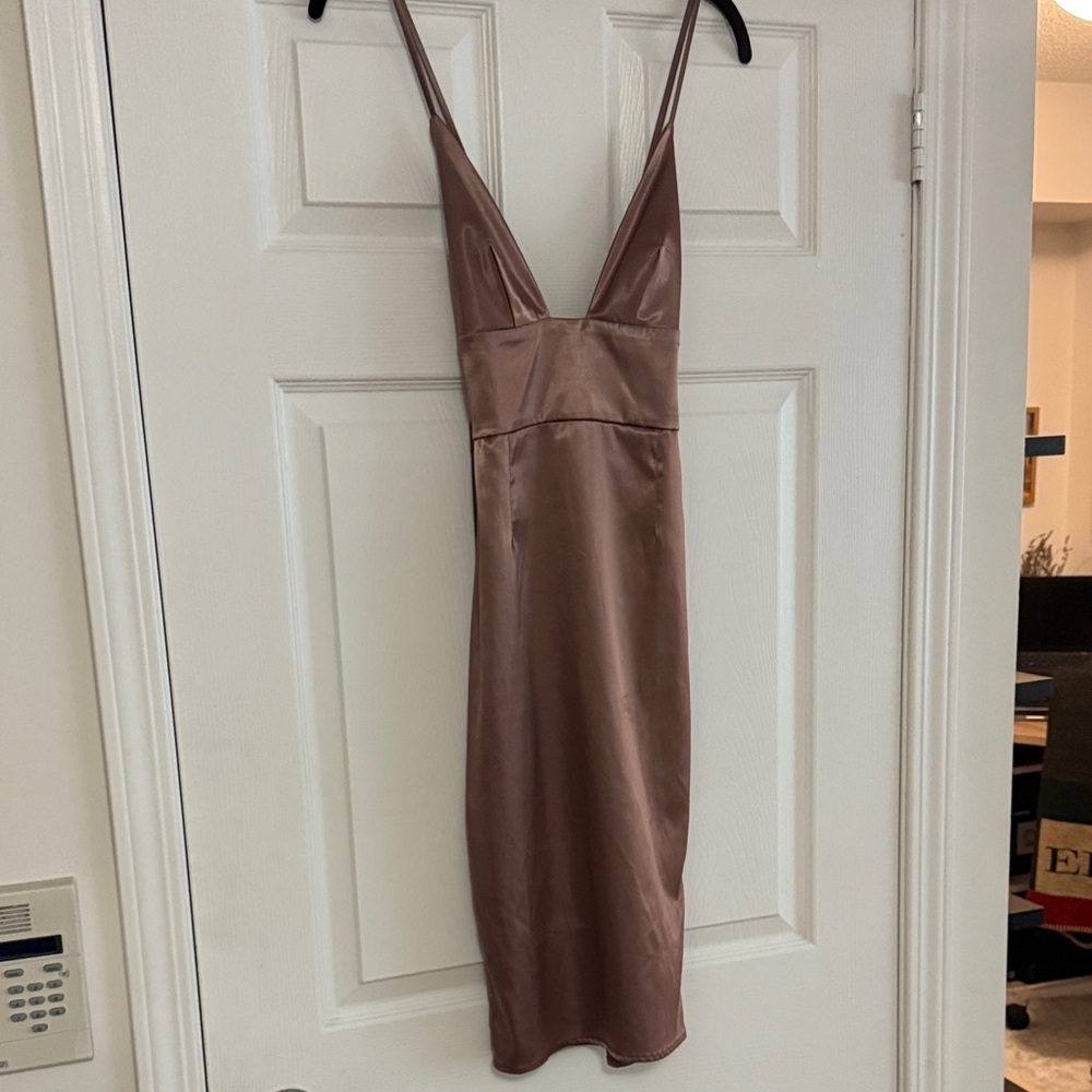 Chic Backless Satin Dress in Rose by [Brand]